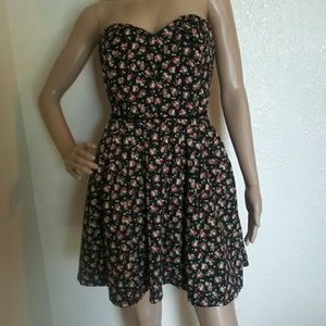 Forever 21 Black Floral Strapless Dress